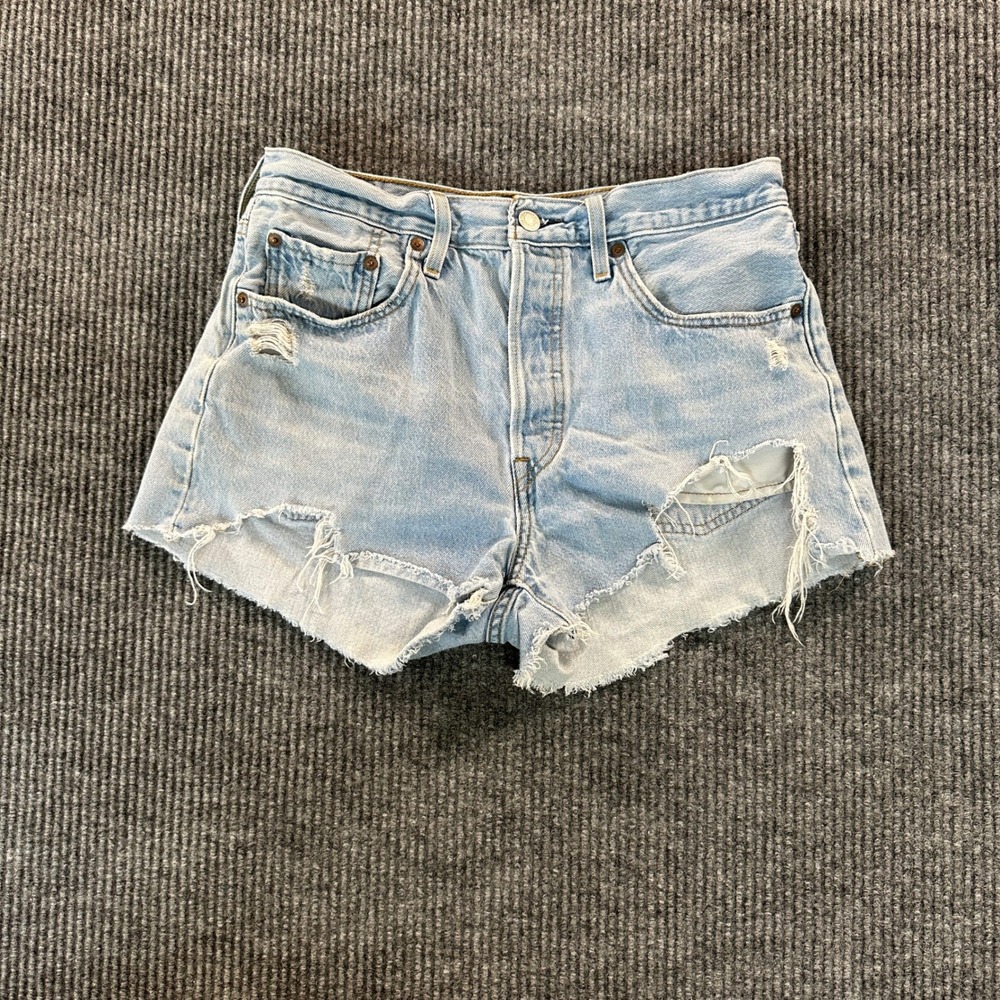 Levi's 501 Original Women's Distressed Cut Off Shorts Size 28 Light Wash Denim